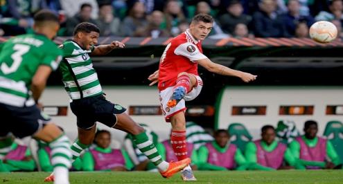 ألونسو في انتظاره.. شرط وحيد لرحيل تشاكا عن أرسنال